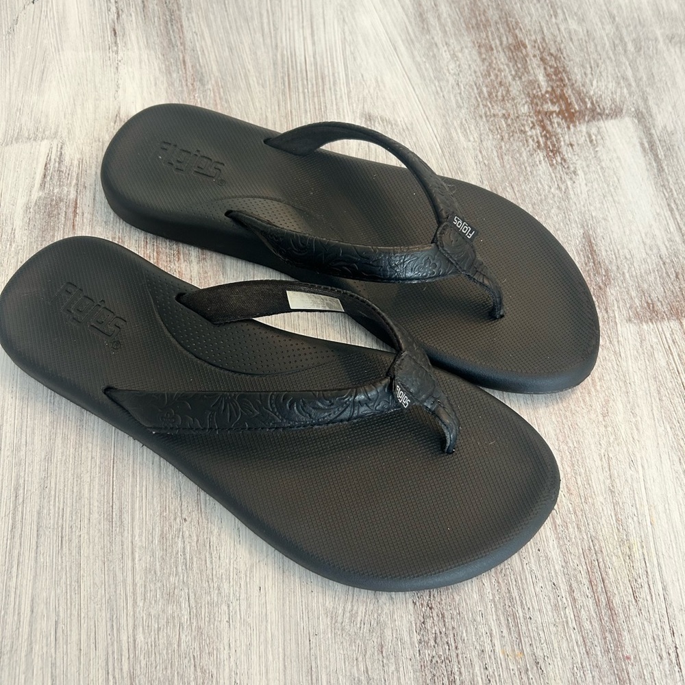 Flojos Black Floral Flip Flops Women’s Size 9 Tropical Beach Sandals